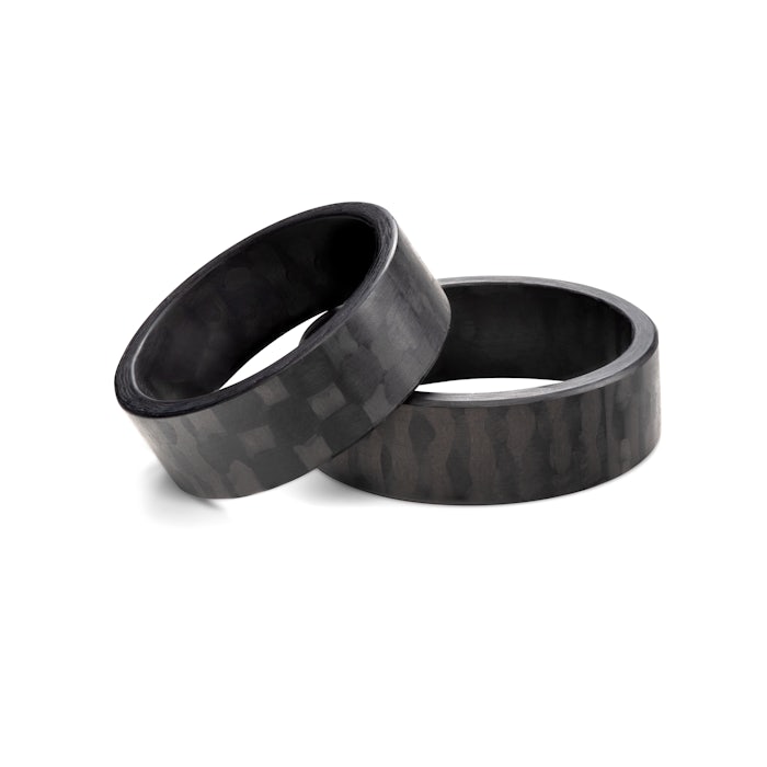 Esküvői karikagyűrűk: karbon, lapos, 7 mm