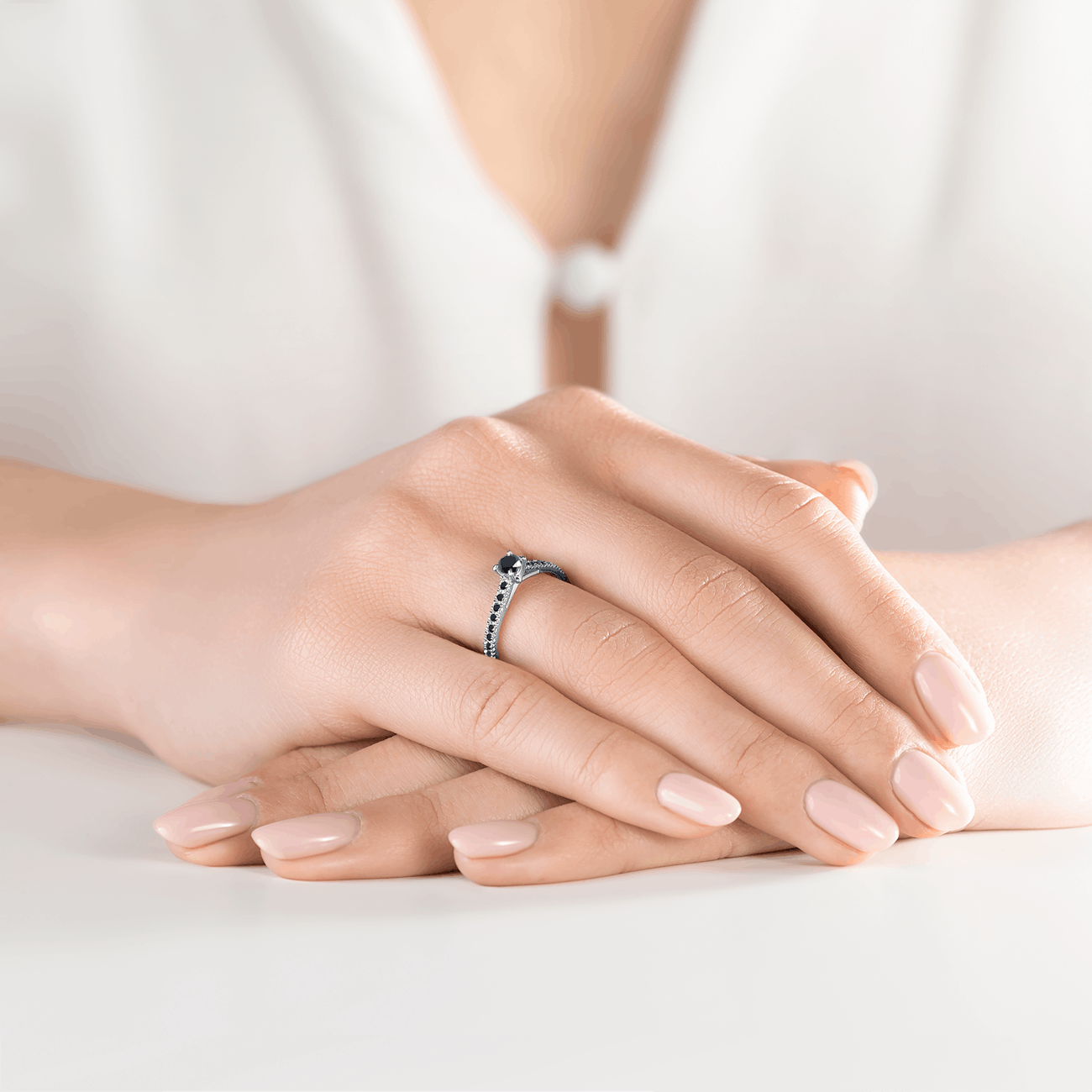 Share Your Love eljegyzési gyűrű: fehérarany fekete gyémánttal