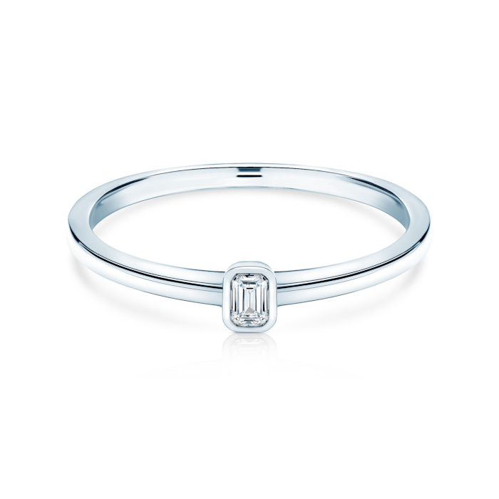 Pure eljegyzési gyűrű: fehér arany, smaragd vágott gyémánt