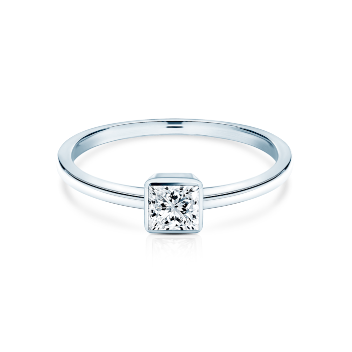 Pure eljegyzési gyűrű: fehér arany, hercegnő csiszolású gyémánt