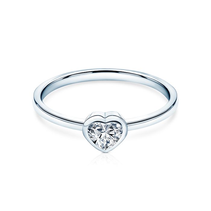 Pure eljegyzési gyűrű: fehér arany, szívbe vágott gyémánt