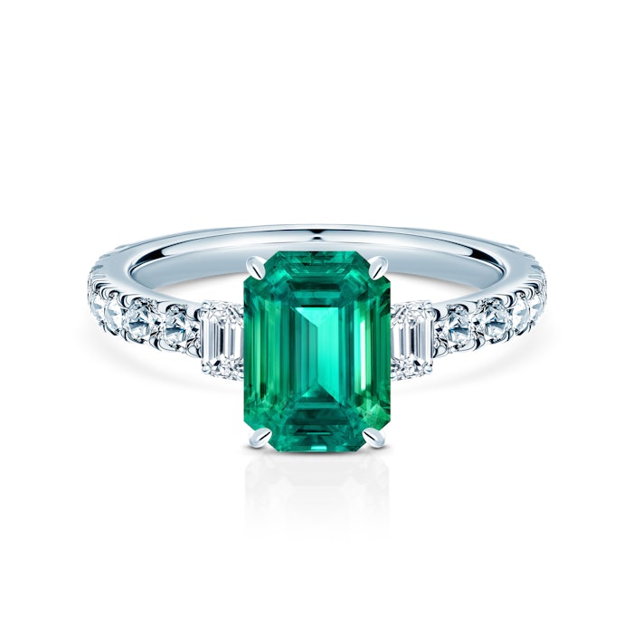 Savicki ring: white gold, emerald, diamonds