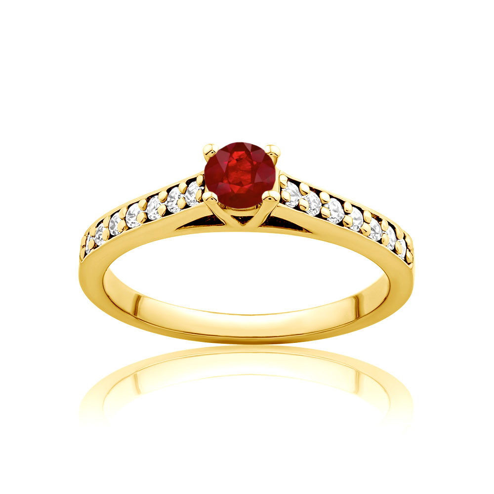 Red Passion Collection | Side-Stone Ring: gold, ruby