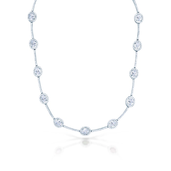 Swan Lake nyaklánc: fehérarany és gyémántok