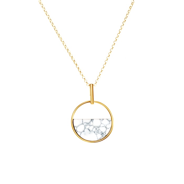 SAVICKI nyaklánc: aranyozott ezüst howlittal