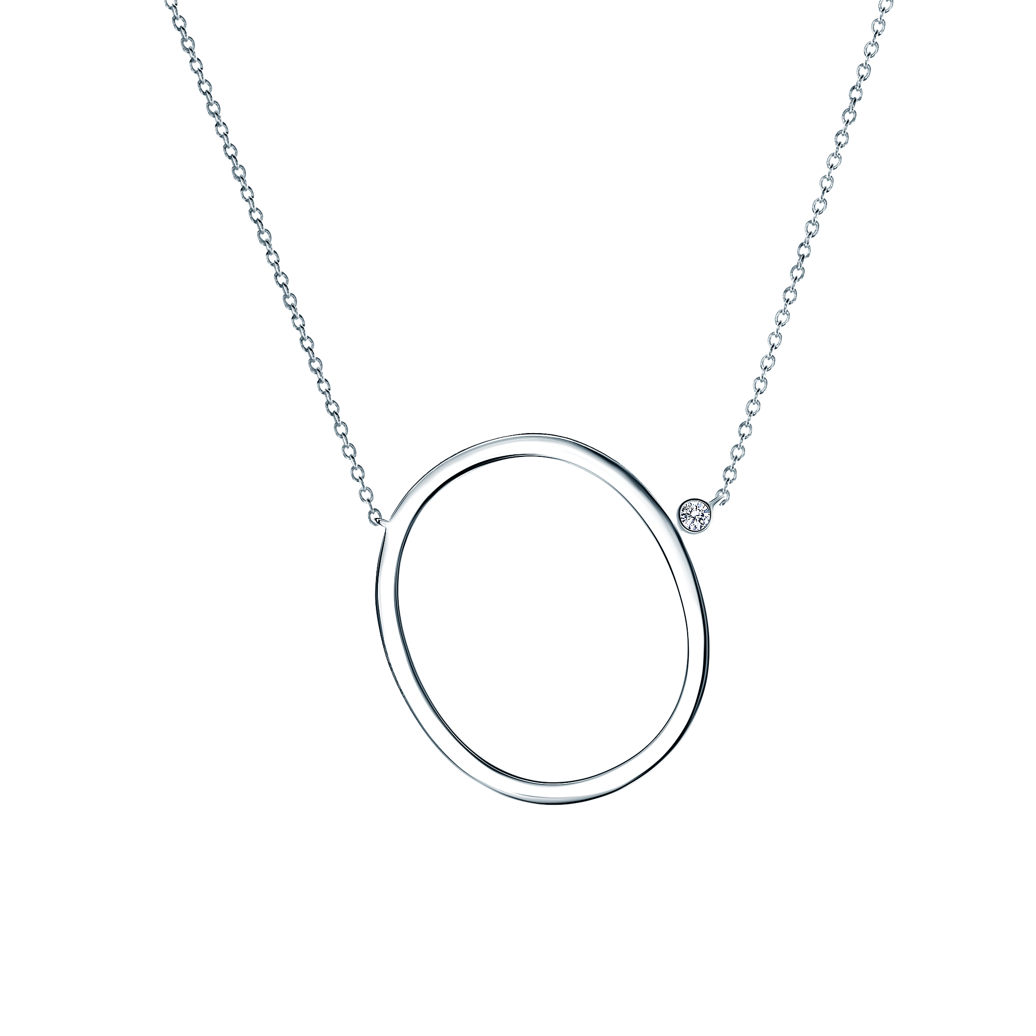 Ogrlica sa slovom O Savicki: srebro, bijeli safir