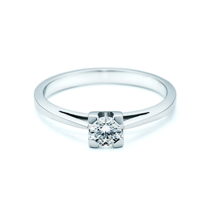 Platinium gyűrű: platina és gyémánt