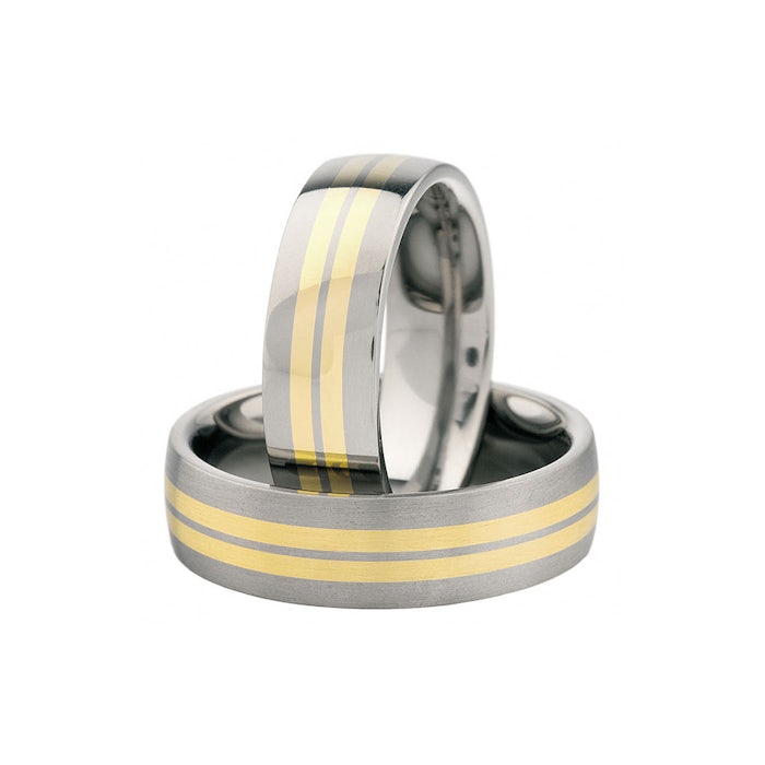 Esküvői karikagyűrűk: titán és arany, félkarika, 6,5 mm