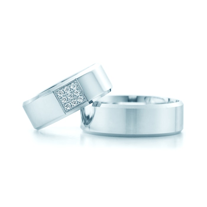 Esküvői karikagyűrűk: fehérarany, szakaszos profillal, 7 mm