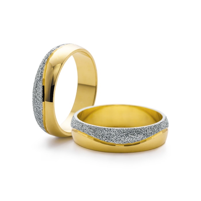 Esküvői karikagyűrűk: kétszínű arany, félkarika, 5 mm