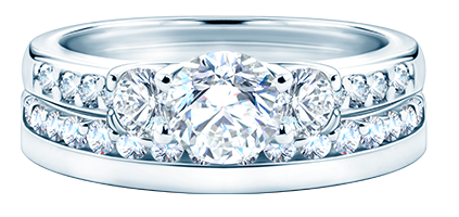 Engagement ring ideally suited for wedding rings